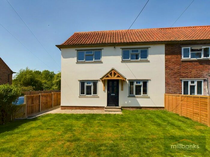 4 Bedroom Semi-Detached House For Sale In Church Street, Carbrooke, IP25