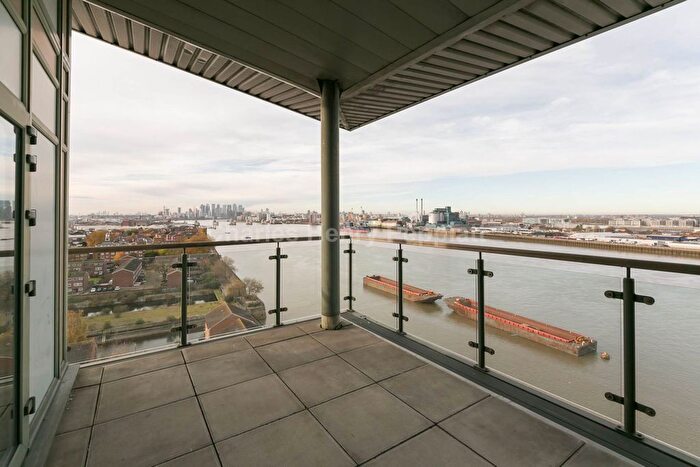 3 Bedroom Flat To Rent In Mast Quay, Woolwich, SE18