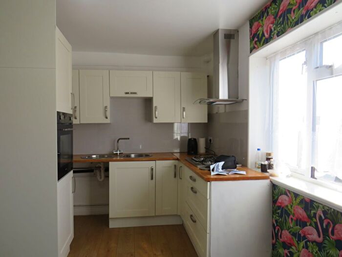 5 Bedroom Terraced House To Rent In Southville Close, Feltham, TW14