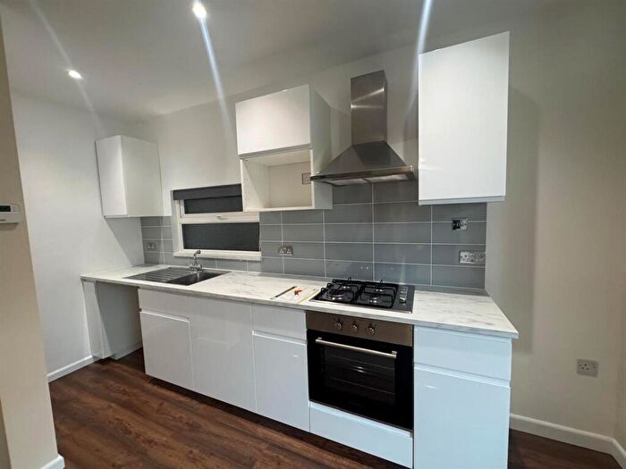 House To Rent In Holly Street, Bradford, BD6