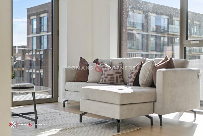 3 Bedroom Flat To Rent In Mill Building, Riverscape, E16