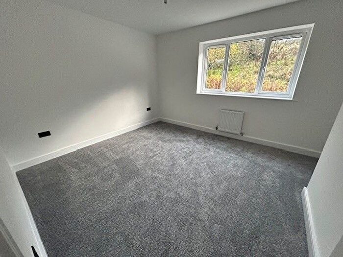 3 Bedroom Terraced House For Sale In Burnley Road, Todmorden, OL14