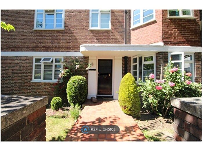 2 Bedroom Flat To Rent In St. Marks Hill, Surbiton, KT6