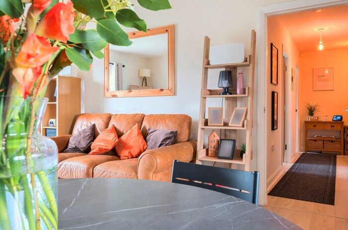 2 Bedroom Apartment For Sale In Heron House, Witchelstowe, Swindon, SN1