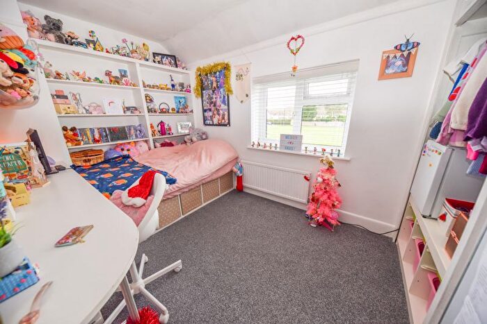 3 Bedroom Terraced House For Sale In Morley Crescent, Cowplain, Waterlooville, PO8