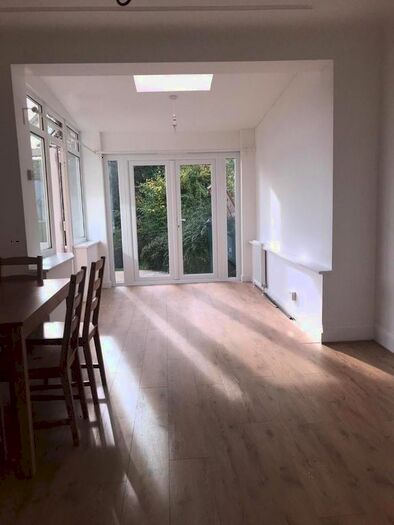 3 Bedroom Flat To Rent In Woodhouse Road, London, N12