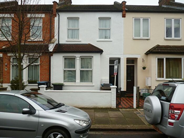 1 Bedroom Flat To Rent In Poynter Road, Enfield, EN1