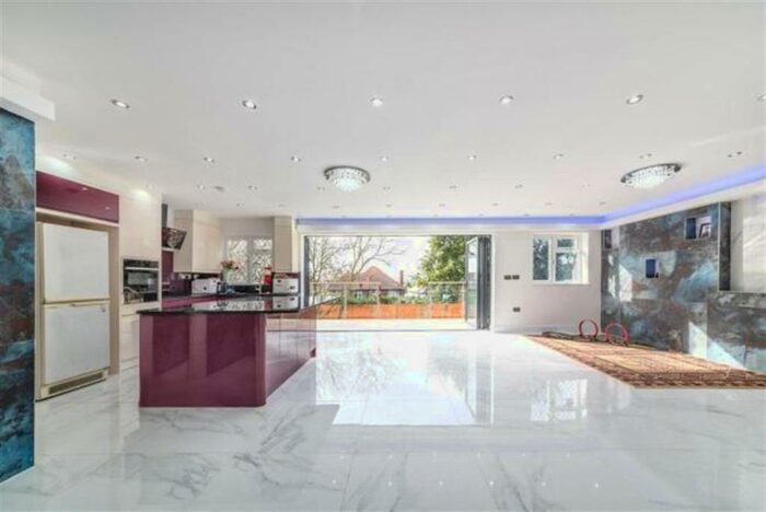 9 Bedroom Detached House To Rent In Barnway, Wembley, Middlesex, HA9