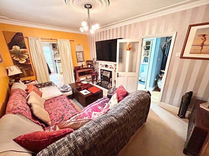 3 Bedroom Property To Rent In Woodmill Lane, Southampton, SO18