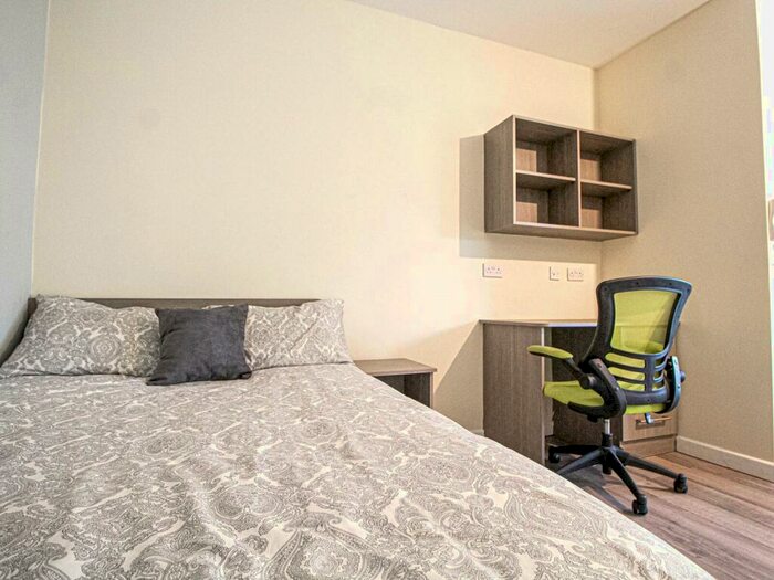 1 Bedroom Apartment To Rent In Apt, St John's Terrace #, LS3