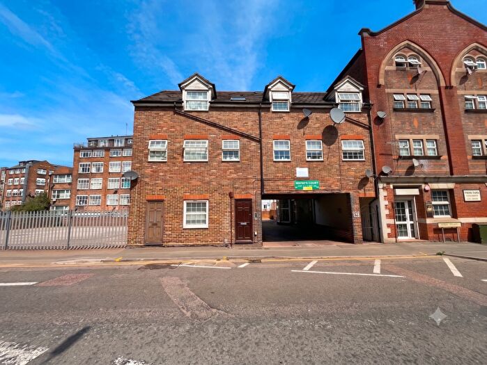 1 Bedroom Flat For Sale In Waynes Court, John Street, Luton, Bedfordshire, LU1