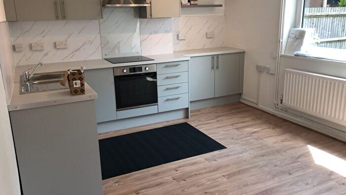 4 Bedroom Flat To Rent In Bessborough Road, London, SW15