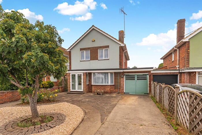 3 Bedroom Detached House For Sale In Burlington Gardens, Banbury - Desirable Cul-de-sac, OX16