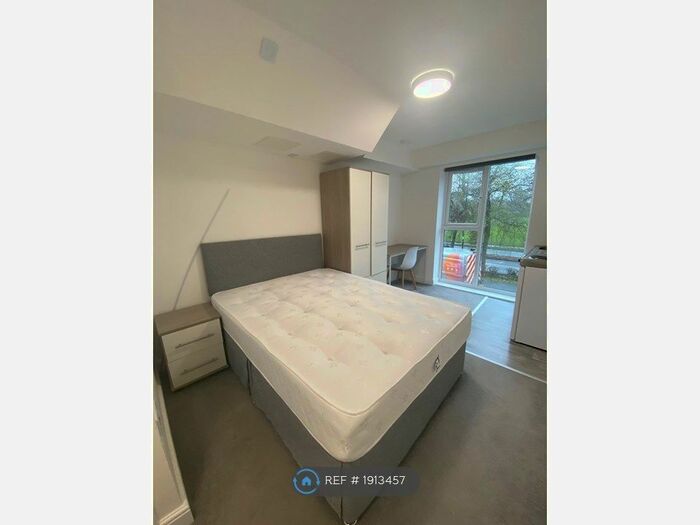 Studio To Rent In St Mary's Place, Southampton, SO14