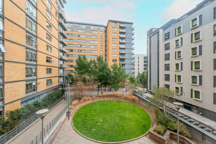 1 Bedroom Flat To Rent In Victoria Road, North Acton, London, W3