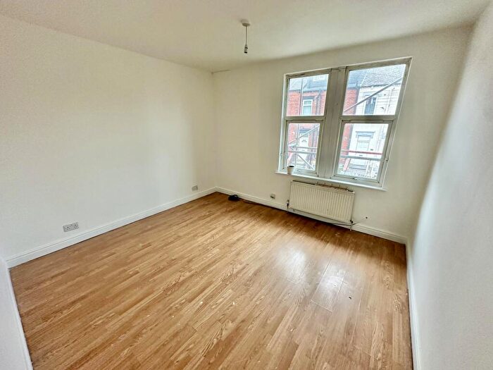 2 Bedroom Terraced House To Rent In Longroyd Grove, Leeds, LS11