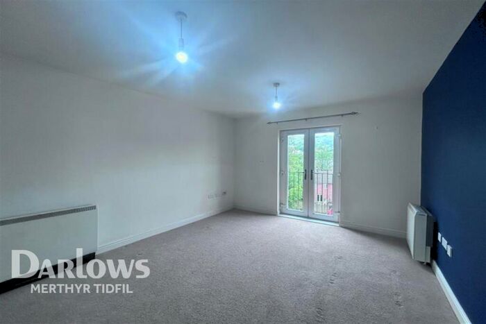 2 Bedroom Flat To Rent In Clos Gwaith Dur, Ebbw Vale, NP23