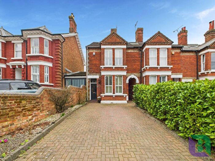 4 Bedroom Terraced House For Sale In Station Road, Woburn Sands, MK17