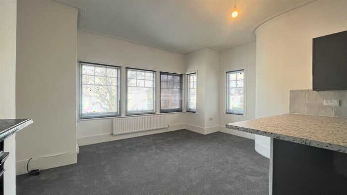 2 Bedroom Flat To Rent In Egmont Road, Sutton, SM2