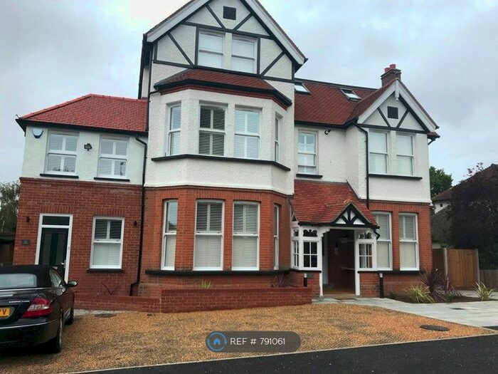 2 Bedroom Flat To Rent In Bromley Road, Beckenham, BR3