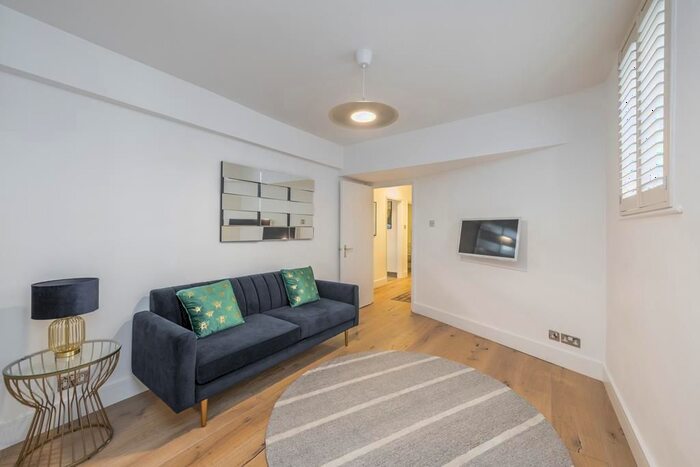 1 Bedroom Flat To Rent In Fitzroy Mews, Fitzrovia, W1T