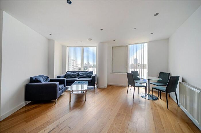 2 Bedroom Apartment To Rent In High Street, London, E15