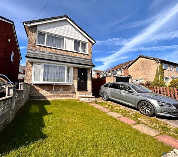 3 Bedroom Detached House For Sale In Ashfield Drive, Halifax, HX3