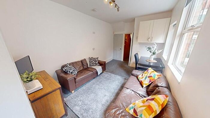 5 Bedroom Semi Detached House To Rent In Cromwell Street, Nottingham, NG7