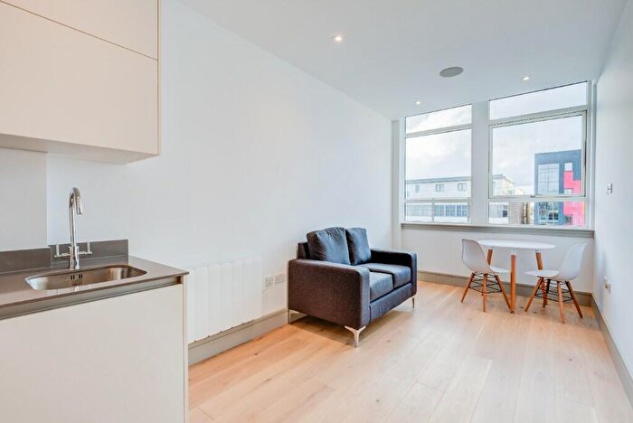 1 Bedroom Flat To Rent In Broad House, Imperial Drive, HA2