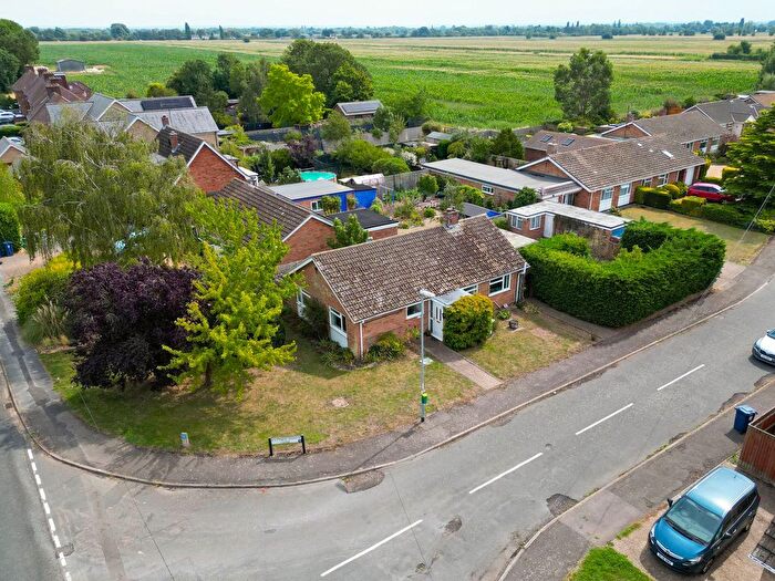 2 Bedroom Detached Bungalow For Sale In Matthew Parker Close, Landbeach, CB25