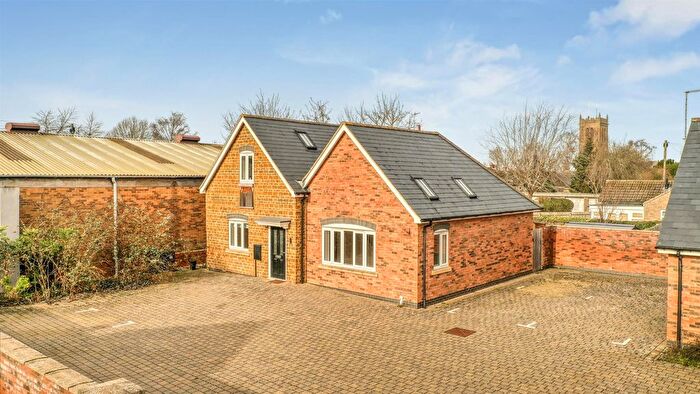 3 Bedroom Detached House For Sale In High Street, Moulton, NN3