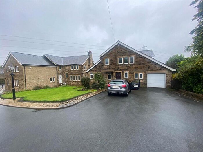 4 Bedroom Detached House To Rent In Ing Head Terrace, Halifax, HX3