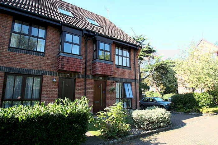 1 Bedroom Flat To Rent In Badgers Close, Woking, GU21