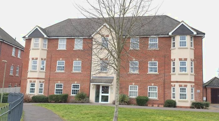 2 Bedroom Flat To Rent In Kirby Drive, Bramley, RG26