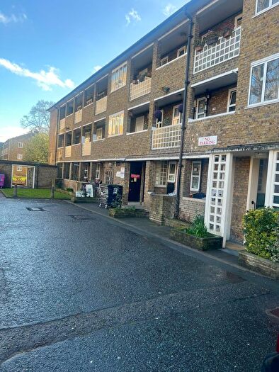 2 Bedroom Flat To Rent In East India Dock Road, London, E14