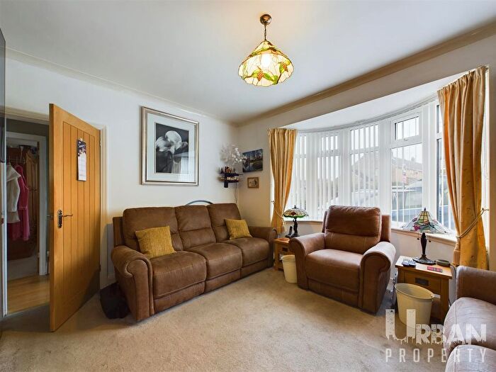 2 Bedroom Bungalow For Sale In Lime Tree Lane, Bilton, Hull, HU11