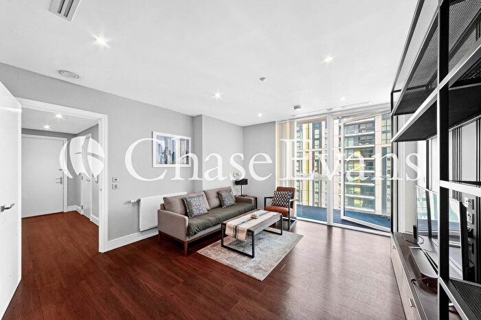 1 Bedroom Flat For Sale In Maine Tower, Harbour Central, Harbour Way, London, E14