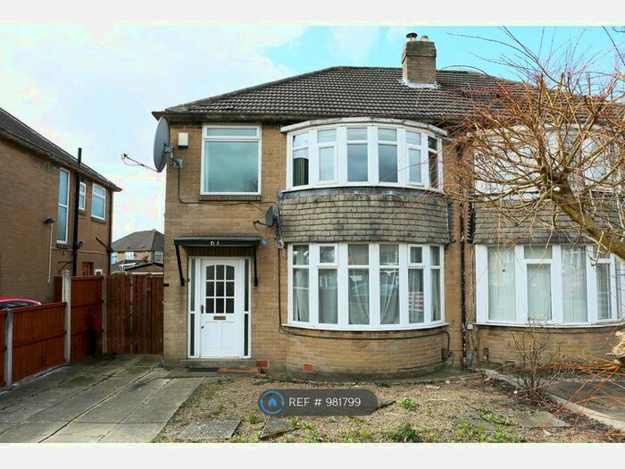 3 Bedroom Semi-Detached House To Rent In Carr Manor View, Leeds, LS17