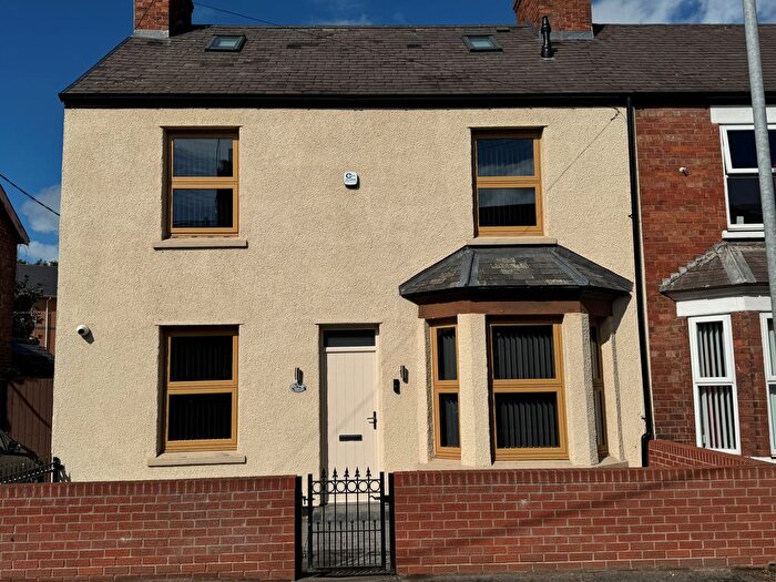 4 Bedroom Semi-Detached House To Rent In Halkyn Street, Flint, CH6