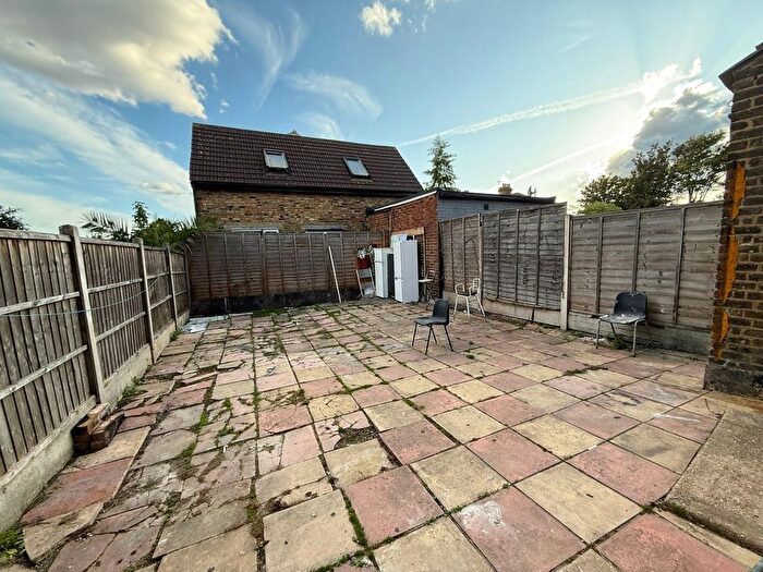 3 Bedroom Terraced House To Rent In Ilford, IG3