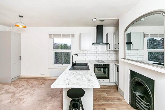 Apartment To Rent In Watlington Street, Reading, Berkshire, RG1