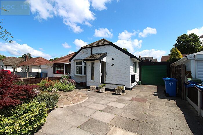 2 Bedroom Bungalow To Rent In Kingston Drive, Flixton, M41