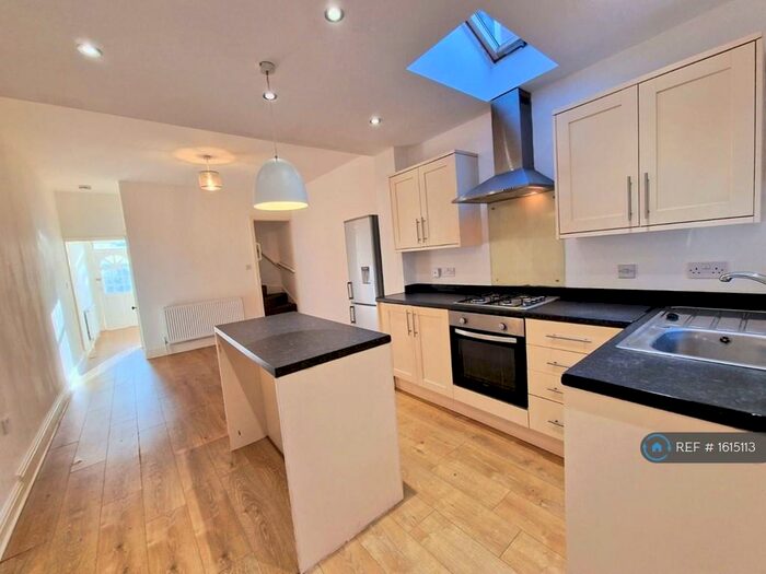 2 Bedroom Terraced House To Rent In Court Oak Road, Birmingham, B17