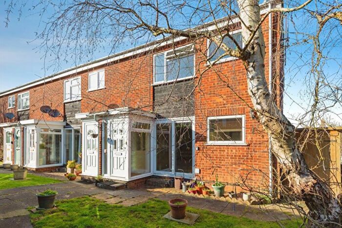2 Bedroom Maisonette For Sale In The Ridgeway, Codicote, Hitchin, SG4