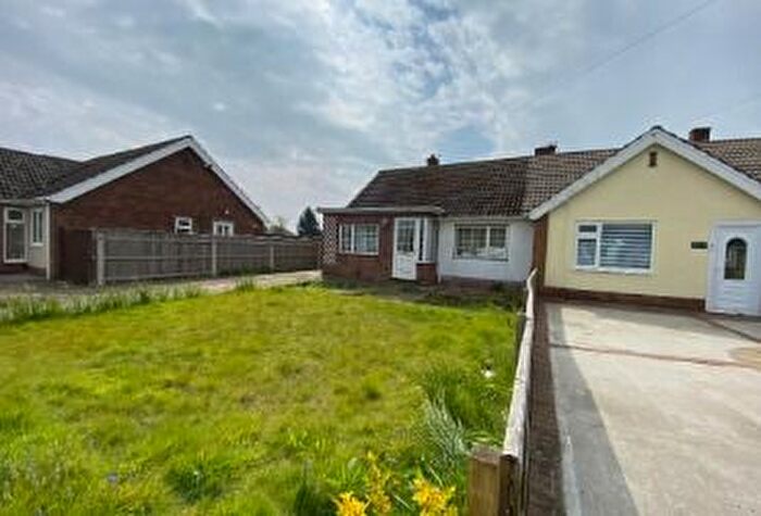 2 Bedroom Bungalow To Rent In Clyfton Crescent, Immingham, DN40