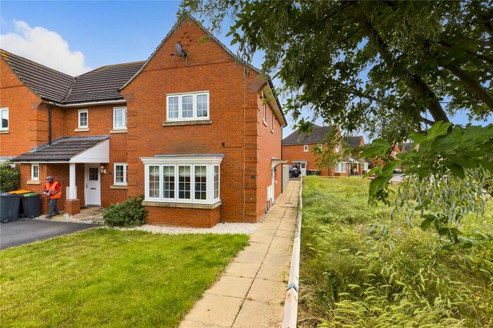 3 Bedroom Semi-Detached House To Rent In Victor Close, Shortstown, Bedford, Bedfordshire, MK42