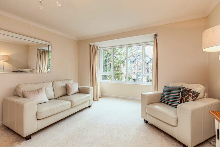 2 Bedroom Apartment To Rent In Hernes Road, Oxford, OX2