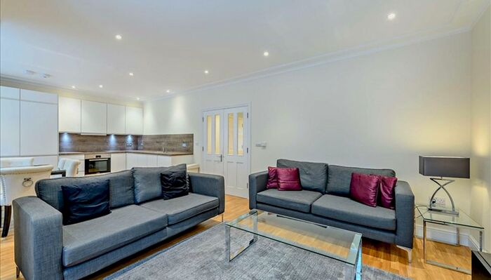 2 Bedroom Flat To Rent In Hamlet Gardens, London, W6