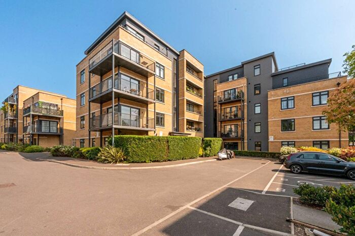 1 Bedroom Flat To Rent In Samuelson Place, Isleworth, TW7
