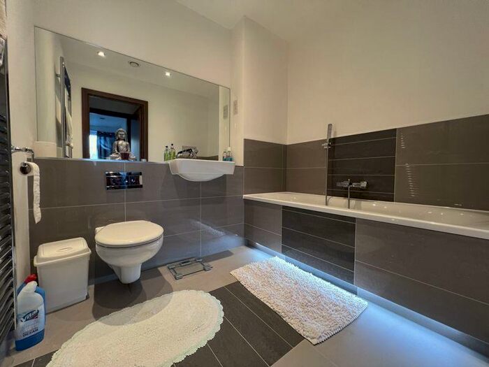 2 Bedroom Apartment To Rent In Southchurch Avenue, Southend-On-Sea, SS1